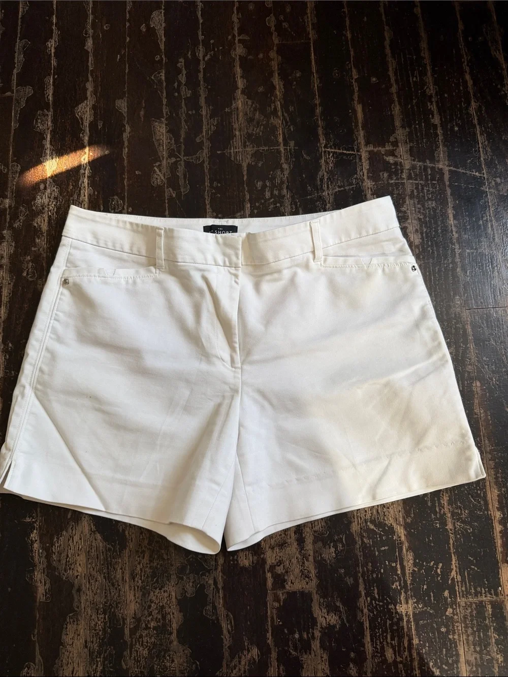 WHBM Off White Women's Casual Shorts 8 - Picture 1 of 5